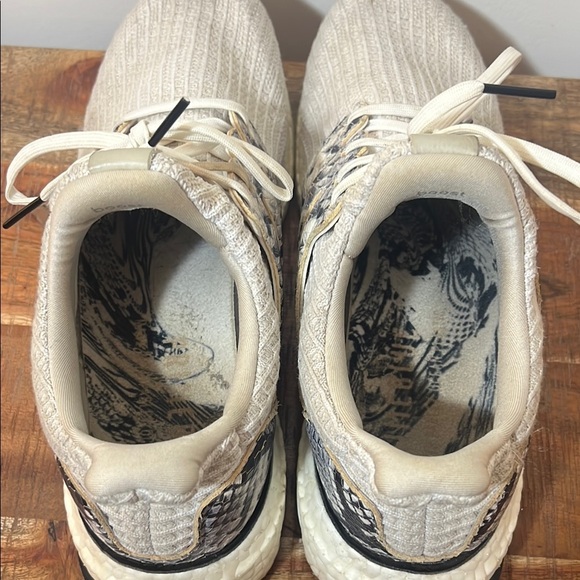 ULTRABOOST DNA 'ANIMAL PACK - PYTHON' Mens 9.5 Shoes - Picture 7 of 9